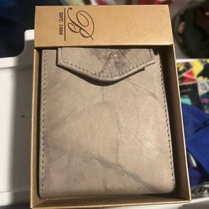 Buxton Grey Convertible Billfold in Grey